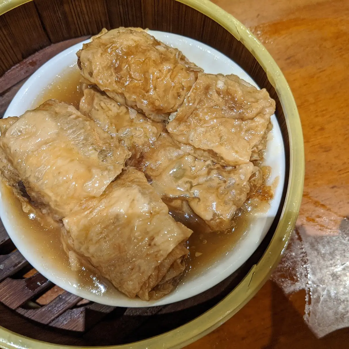 Steamed Spare Rib with Rice Noodle Roll 排骨蒸腸粉